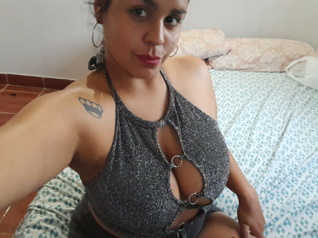 Image of cam model LatinaseX from XCams