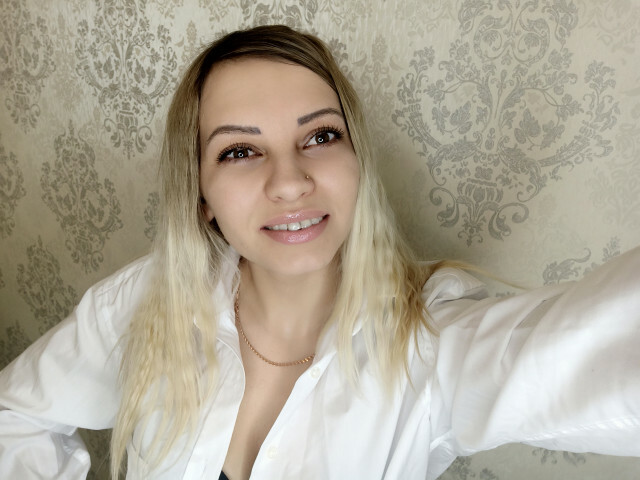 Image of cam model SweetEmily from XCams