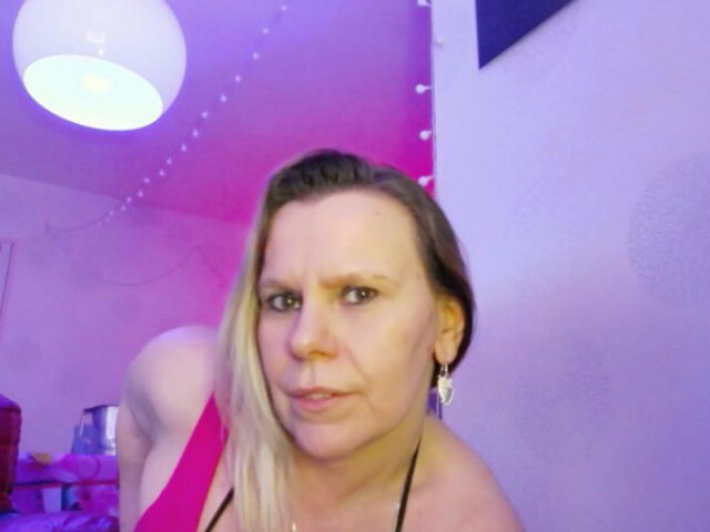 Image of cam model Androktone from XCams