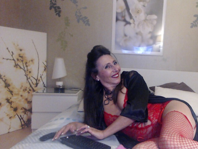 Image of cam model Oksenna from XCams