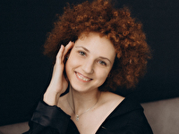 AngelaDevis