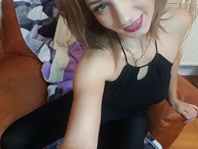 AliciaAlice Webcam Porno Live - Photo 17/50