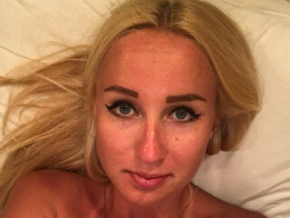 IamHotBlonde