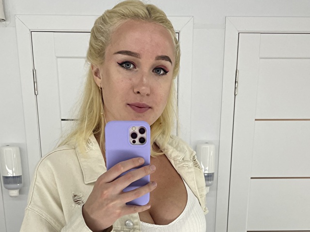 IamHotBlonde foto 3