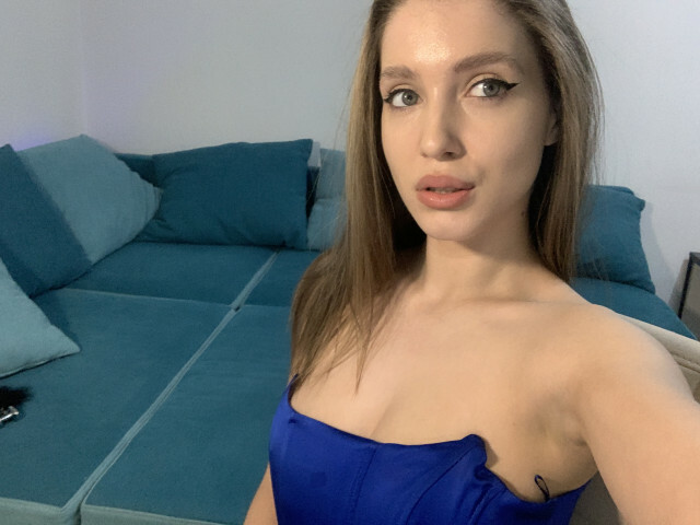 Hot webcam sex with Vivvian