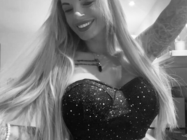 Webcam model wetbabe from XCams
