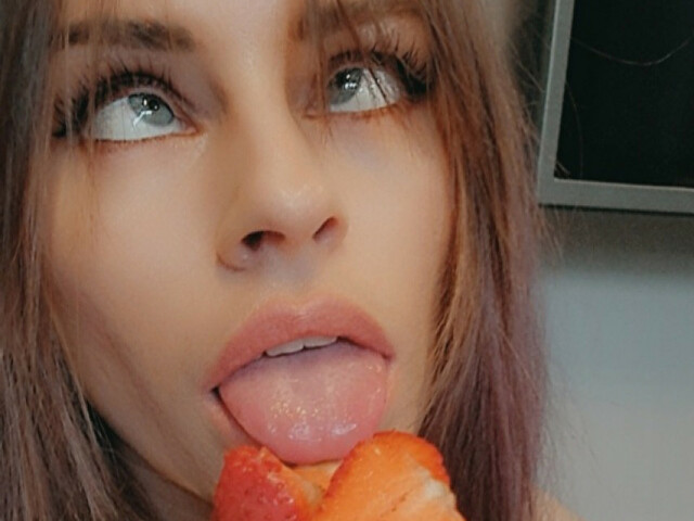 HolyKhloe Videos Liveshows - Photo 18/42