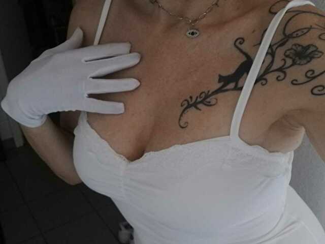 Izzy foto 37