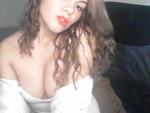 MinaAngel webcam model