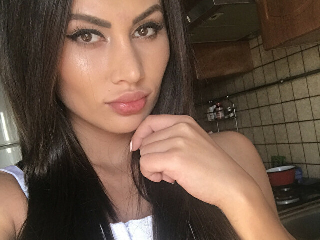 Webcam model YannaFit from XCams