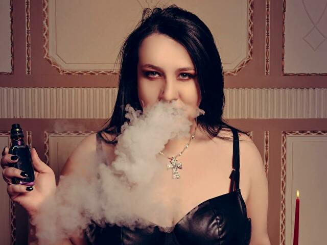QueenOfHaze photo 15