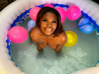 MiaaGomez
