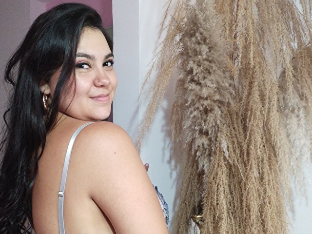 NicoletRios online photo 2