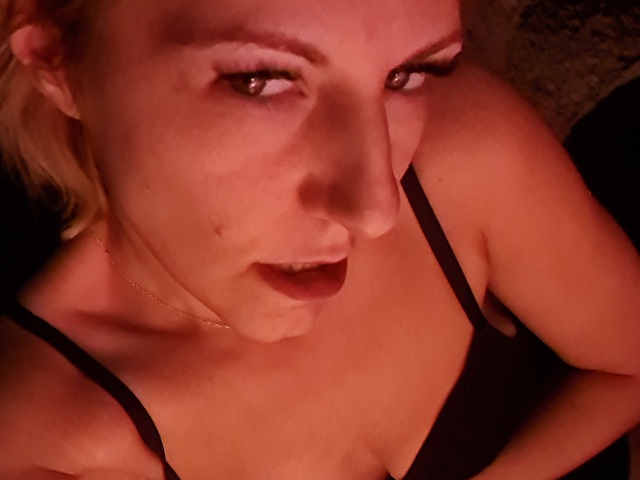 MelissaKarol online picture 1