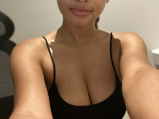 Onefemale online picture 2