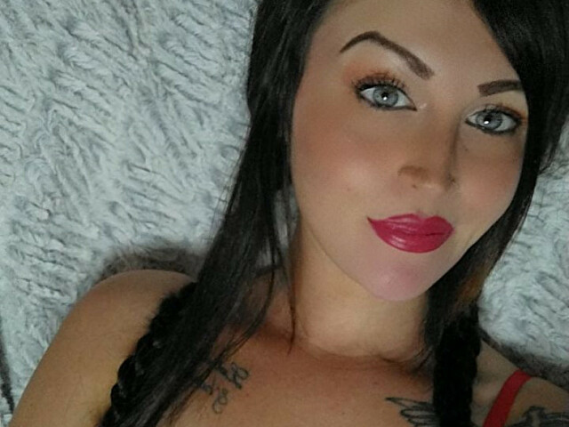 Webcam model WetKitty94 from XCams