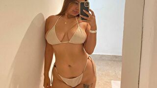 Adriellemoon - sexcam