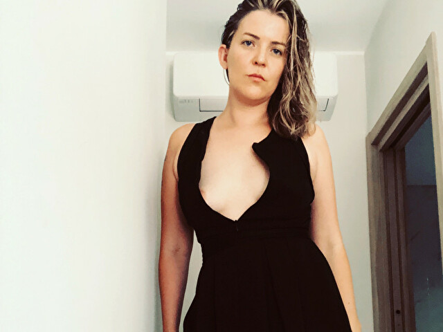 Naughtyholly online picture 2