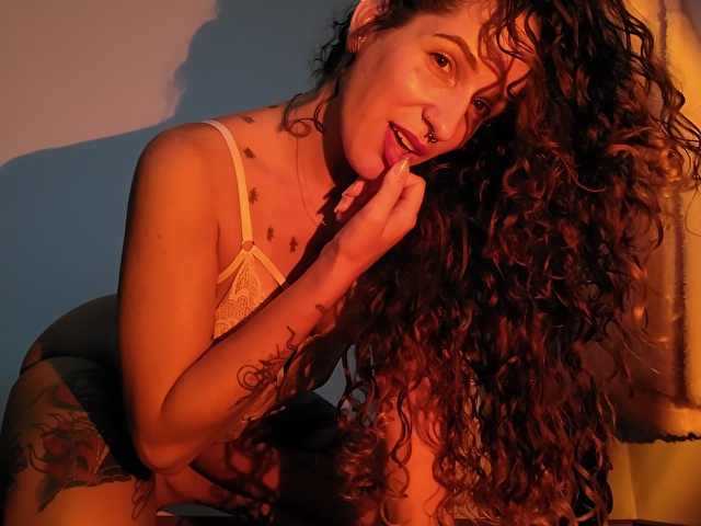 Sophie94 webcam model