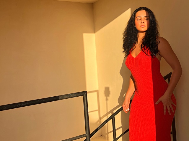 Ninaperez webcam model