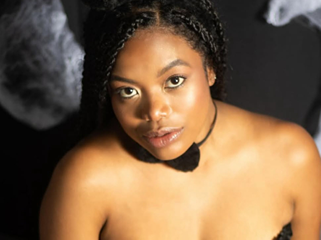 AbrilTaylor online foto 1