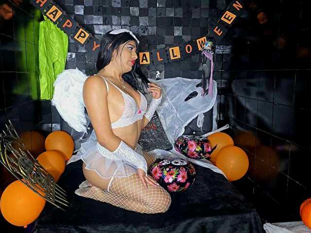 SachaEvansTs preview 3