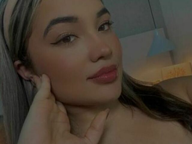 MiaEstrada foto 10
