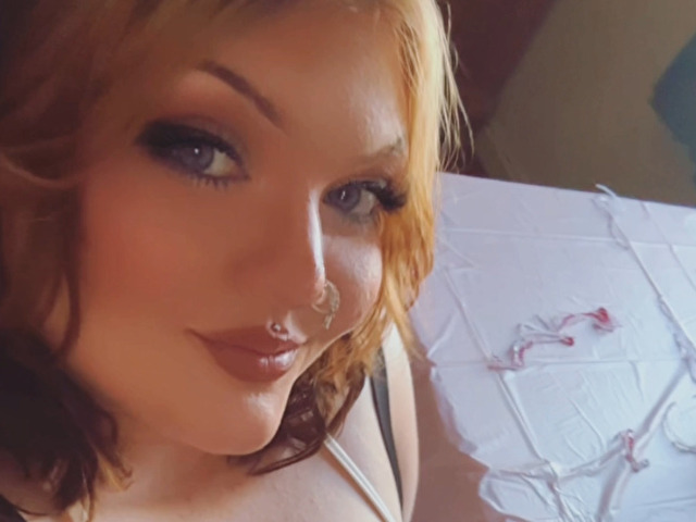 TrixxieSinns online picture 2