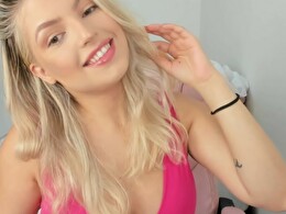 carolieen99