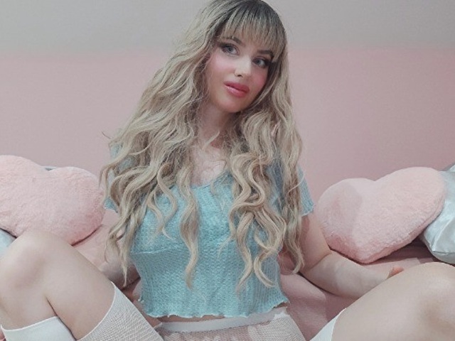 ChloeKiss