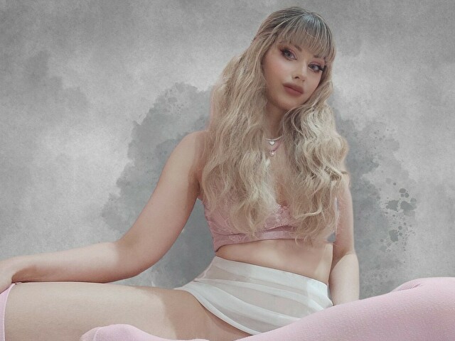 ChloeKiss