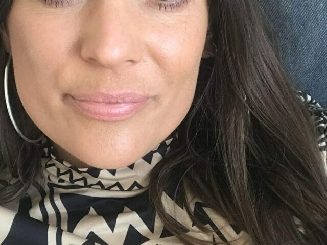 YesQueen Selfie Gallery