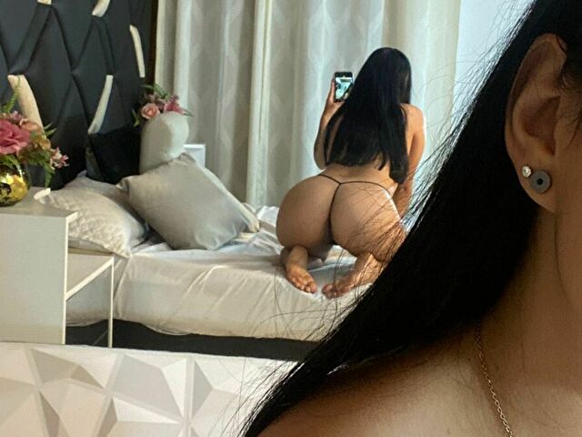 ArianaLuxx foto 18
