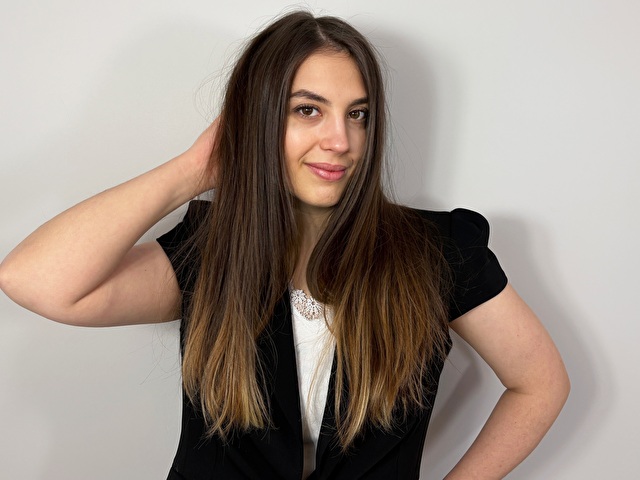 AnnaNew Image Gallery