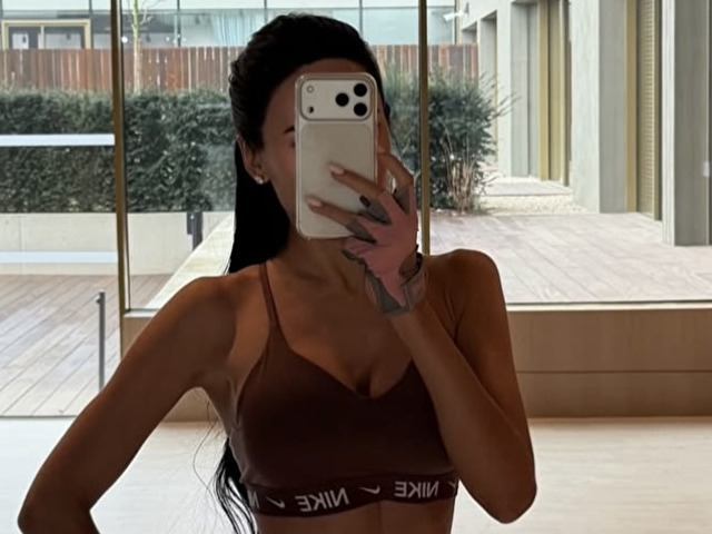 HotNicoleX online picture 2