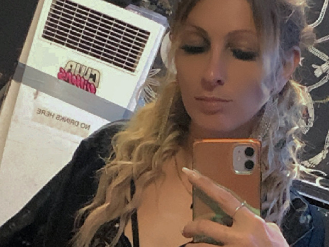 RemedyLynn Selfie Gallery