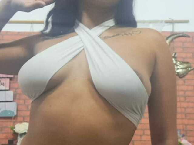 pretyashely Baise en Direct