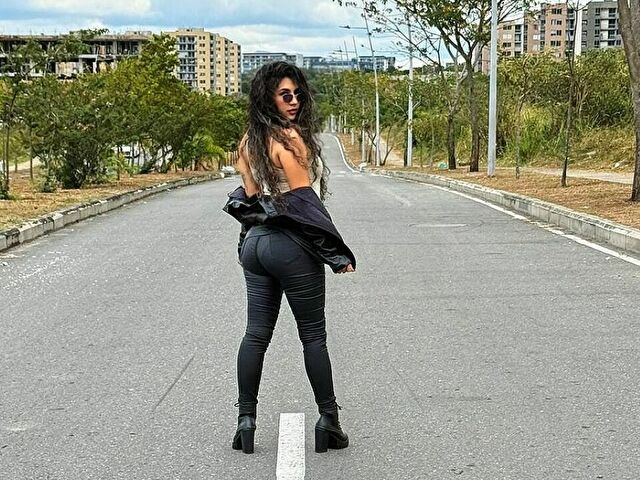 LilyConerr online foto 1