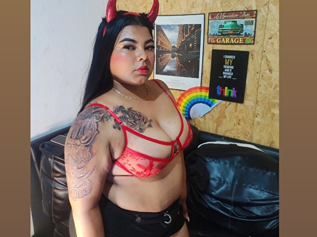 Webcam model TifanyBigTit from XCams