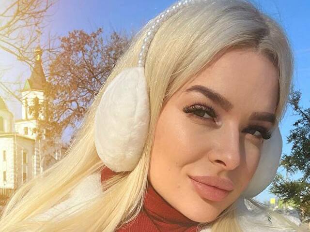 SkyOnyx Blowjob XXX Cams - Photo 4/10