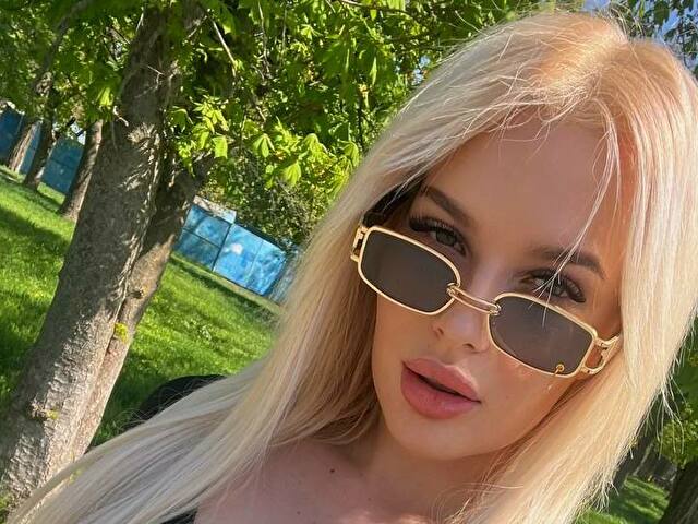 SkyOnyx Blowjob XXX Cams - Photo 10/10