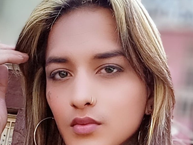 Engelltt Selfie Gallery