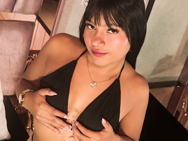 DanielaLohan Amateur Live Webcam