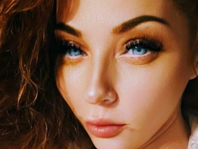 FoxxyMilf Ass Cams Direct