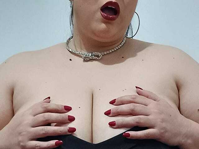 Evilbusty picture 1