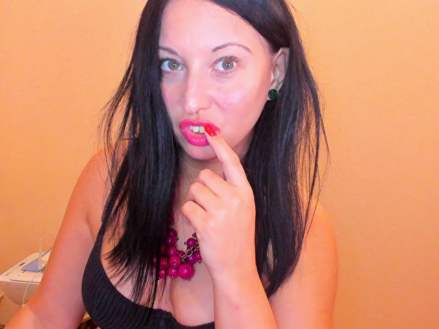 Wife4Cuckold Selfie Gallery