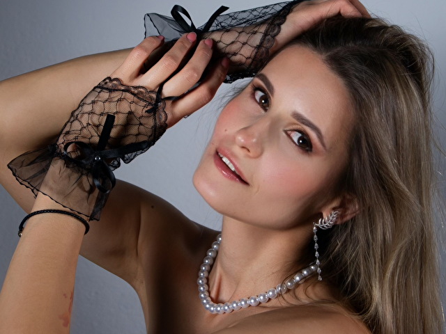 CatrinModel online picture 1