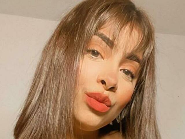 SelenaFox online picture 2