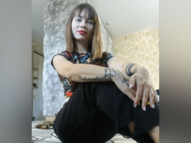 AngelicaLaur online picture 1