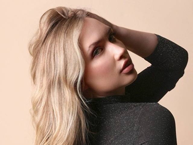 Nicole4